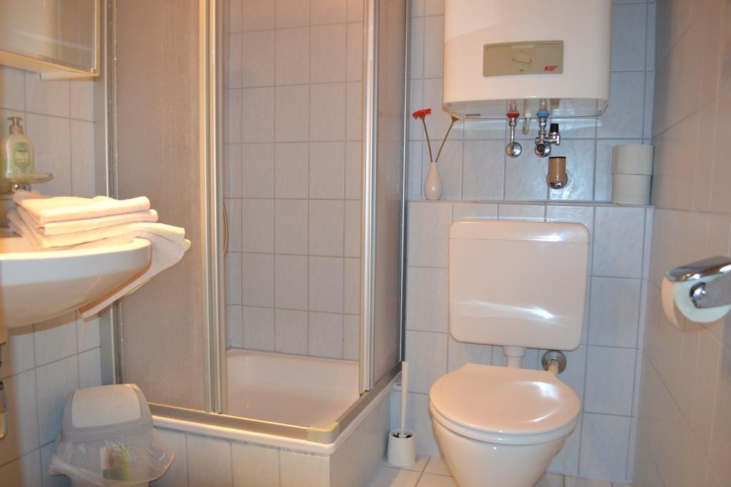 Gaestehaus Lindermuth Presseggersee Oda fotoğraf